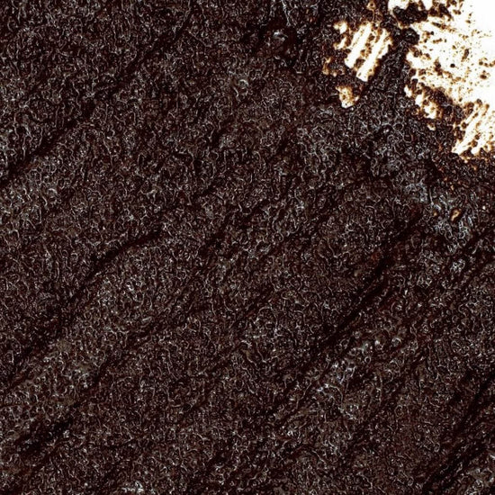 Upcircle Face Scrub Citrus Blend Texture. Granulated coffee. course and soft.