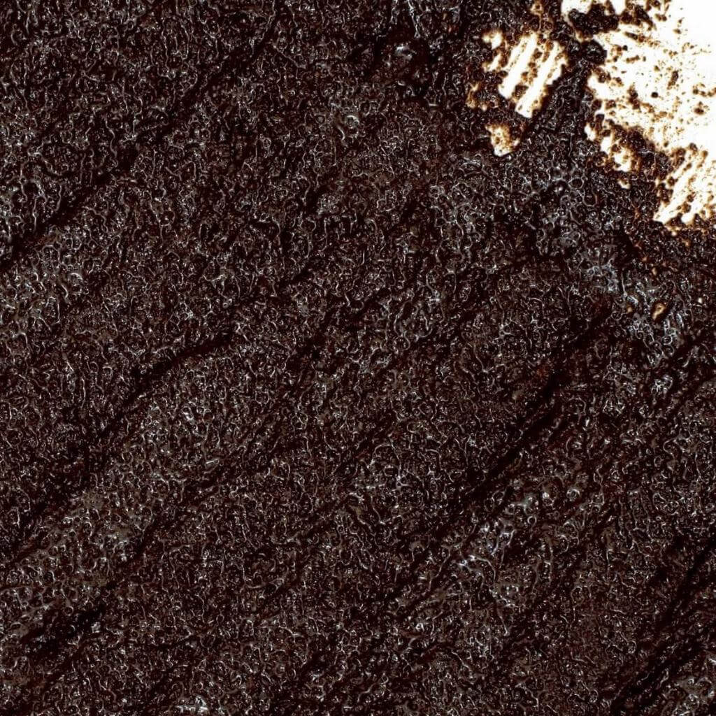 Upcircle Face Scrub Citrus Blend Texture. Granulated coffee. course and soft.