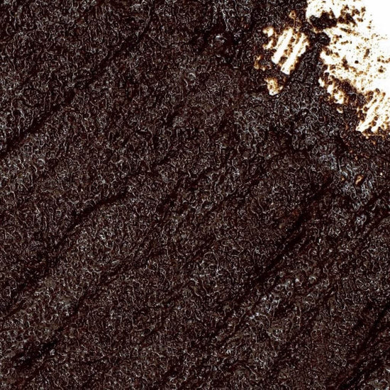 Upcircle Face Scrub Floral Blend Texture. Granulated coffee. course and soft.